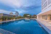 Swimming Pool Park Inn by Radisson Iloilo