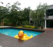 Kolam Renang 7 B Square Hotel @ Khanom