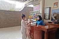 Lobi Hotel Bambu Kuning