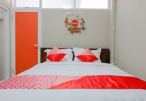 Bedroom OYO 1119 Gendhis Gallery Syariah