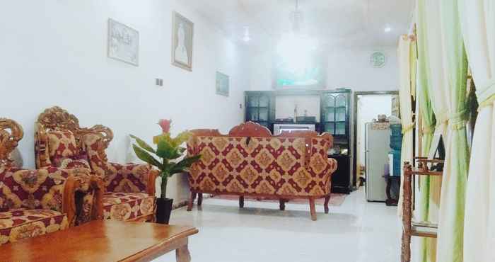 Lobby Adilla Homestay