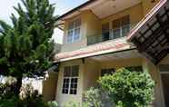 Exterior 2 Kartini Kost