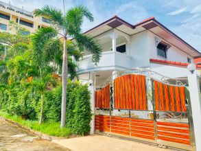 Bangunan 4 Royal Park Villa