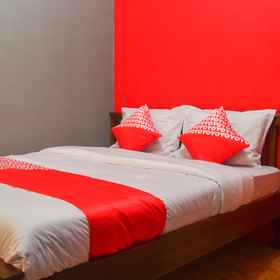 OYO 1145 Rita Guesthouse 1, Hotel Pantai Barat