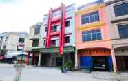 Exterior 4 OYO 1025 Hotel Intan