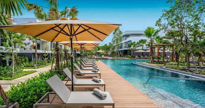 Hồ bơi STAY wellbeing & Lifestyle Resort (SHA Plus+)