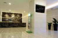 Lobby Grand Whiz Megamas Manado