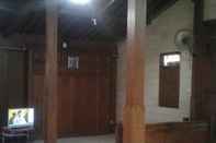 Common Space 3 Bedroom at Joglo Karangmojo Homestay