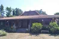 Bangunan 3 Bedroom at Joglo Karangmojo Homestay