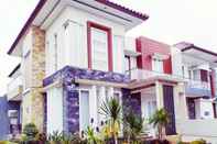 Exterior Full House 4 Bedroom at Azka Homestay 2