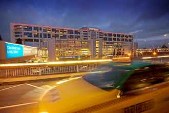 Exterior PARKROYAL Melbourne Airport