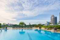 Swimming Pool PARKROYAL Serviced Suites Singapore