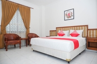 Kamar Tidur OYO 1136 Hotel Surya Solo