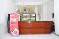 Lobi OYO 1136 Hotel Surya Solo