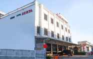 ภายนอกอาคาร 2 OYO 1136 Hotel Surya Solo