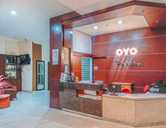 Lobby 2 OYO 1252 Puri Inn Near RS Dr Cipto Mangunkusumo