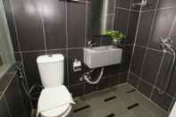 Toilet Kamar Vivids Hotel