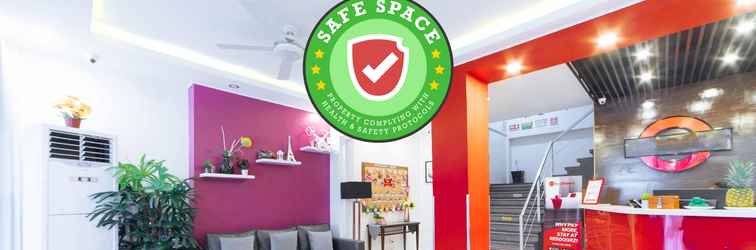 Sảnh chờ RedDoorz Plus near SM Lanang Davao - Vaccinated Staff 