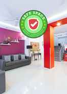 LOBBY RedDoorz Plus near SM Lanang Davao - Vaccinated Staff 