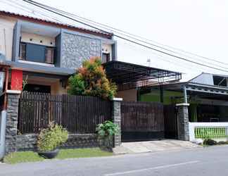 Exterior 2 Simply Homy Tegal