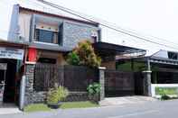 Exterior Simply Homy Tegal