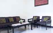 Lobby 4 Simply Homy Tegal