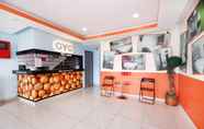 Lobi 6 SUPER OYO 90296 Red Orange Hotel Port Klang