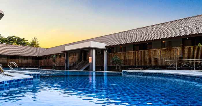 Swimming Pool Jatiluhur Valley Resort