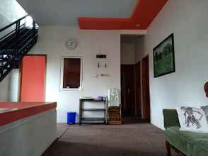 Lobby 4 Homestay Bougenville Dieng