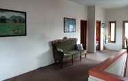 Lobby 5 Homestay Bougenville Dieng