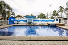 Kolam Renang Super OYO Capital O 786 Kwe Hotel And Resort