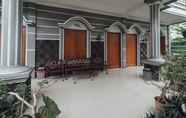 Ruang Umum 6 OYO 1300 Crecia Residence