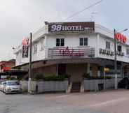 Exterior 6 SUPER OYO 44026 98 Hotel