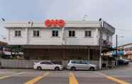 Luar Bangunan 4 SUPER OYO 44026 98 Hotel