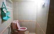 Toilet Kamar 6 Love'Ly Homestay