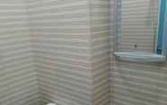 In-room Bathroom 5 Homestay Ridho Ilaahi