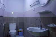 Toilet Kamar Red Dragon Hotel