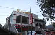 Exterior 2 OYO 1263 Jazz Anna Hotel