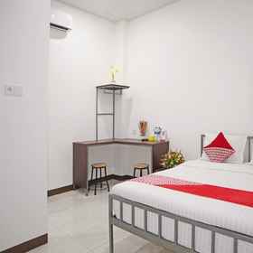 OYO 1306 Cendrawasih Homestay 1, โรงแรม & ที่พัก BPJS Ketenagakerjaan Padang