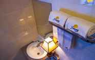 In-room Bathroom 4 Hotel Sunny Mandalay