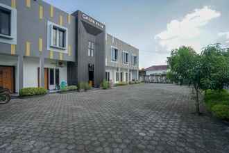 Exterior 4 OYO 1266 Green Palm Kostel Syariah