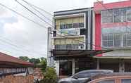 Exterior 4 SPOT ON 2353 Wisma Executive Demang