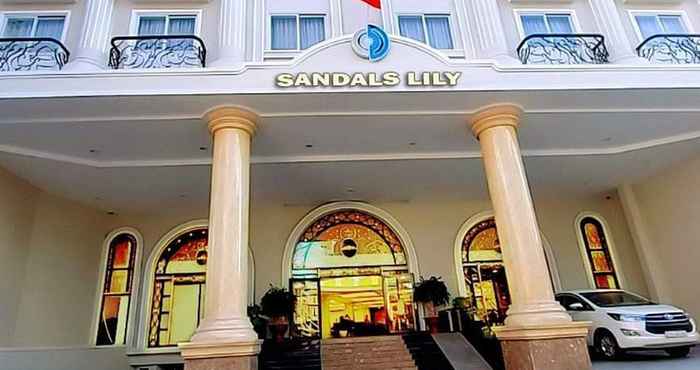 Bangunan Sandals Lily Hotel