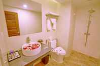 Toilet Kamar Hotel Duo Swan 