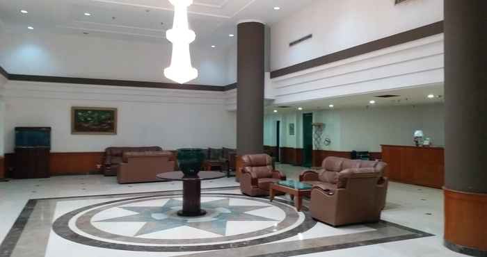 Lobby 2BR Puri Kemayoran Apartment Jakarta 85m2 WIFI  by Imelda