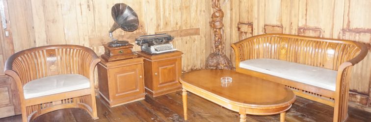 Lobi Rumah Kayu Sumberrejo