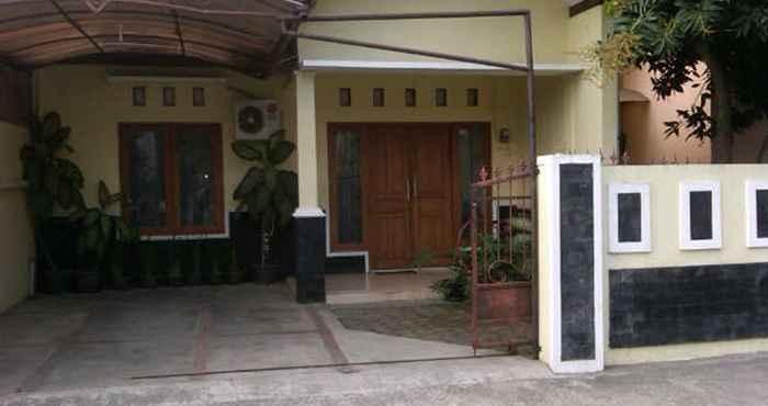 ภายนอกอาคาร Alifiana Homestay - 3 Bedrooms