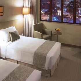 Bedroom 1 The Salisbury - YMCA of Hong Kong, โรงแรม & ที่พัก MacLehose Medical Rehabilitation Centre