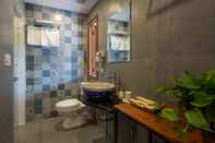 In-room Bathroom Centraltique Homestay