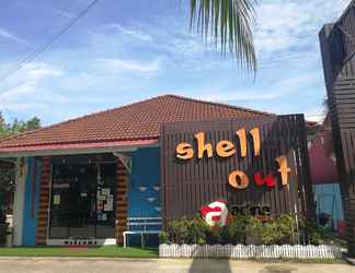 Lobi 2 Shell Out Cenang Beach Resort 